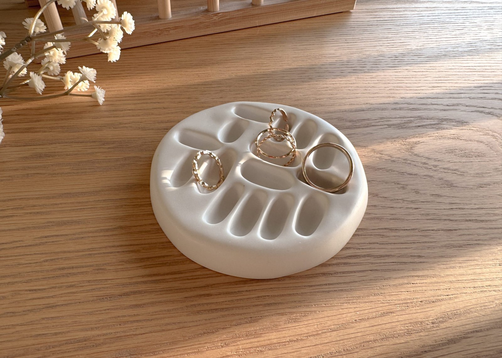 Small round dish with soft dimples – Lune Ring Dish