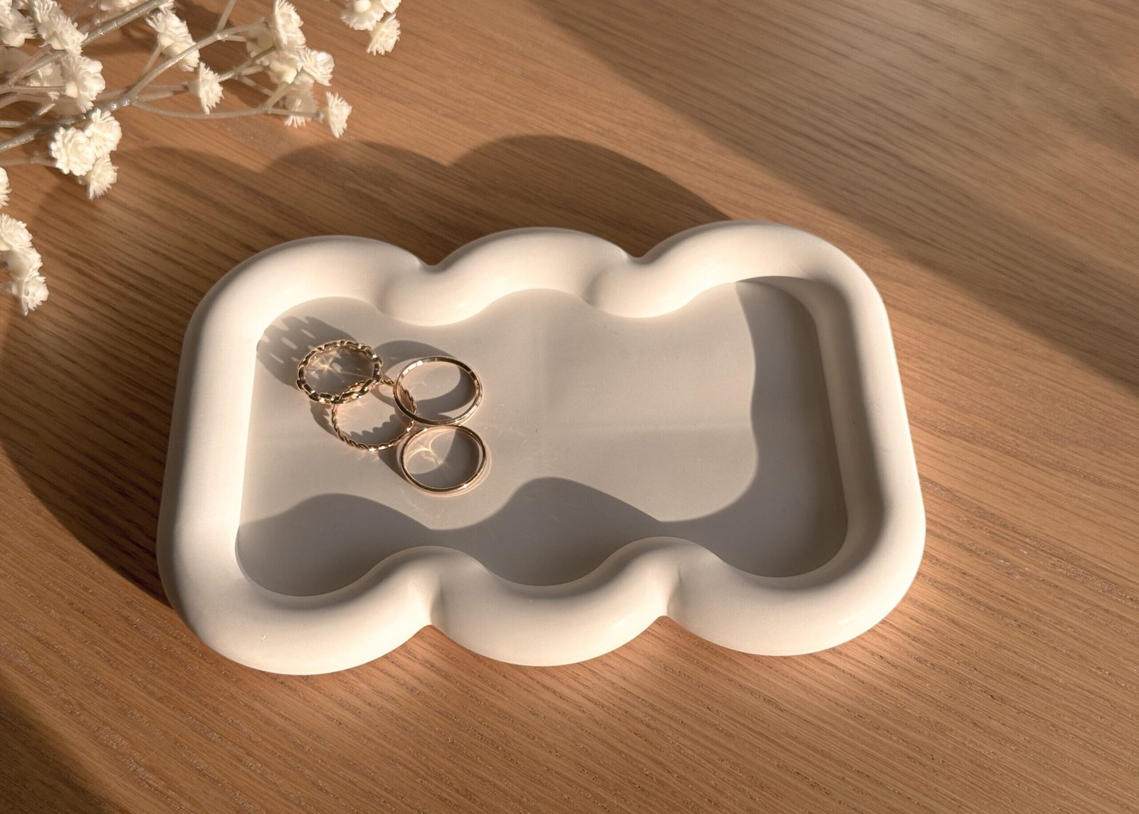 Rounded rectangular tray with soft uneven surface – Cloudstep Tray